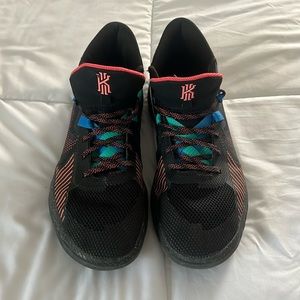 Nike Kyrie FlyTrap 5 - brand new size 12.5 Black/Alarming Sequoia